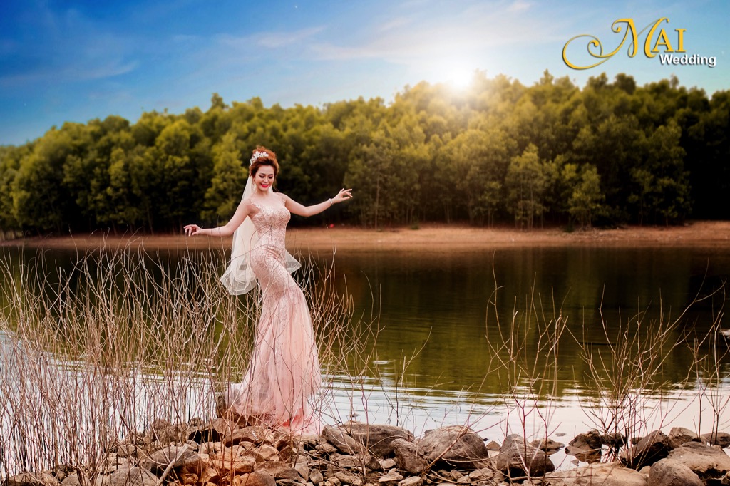 Cho&aacute;ng ngợp với v&aacute;y cưới si&ecirc;u đẹp của MaiWedding - Ảnh 13.