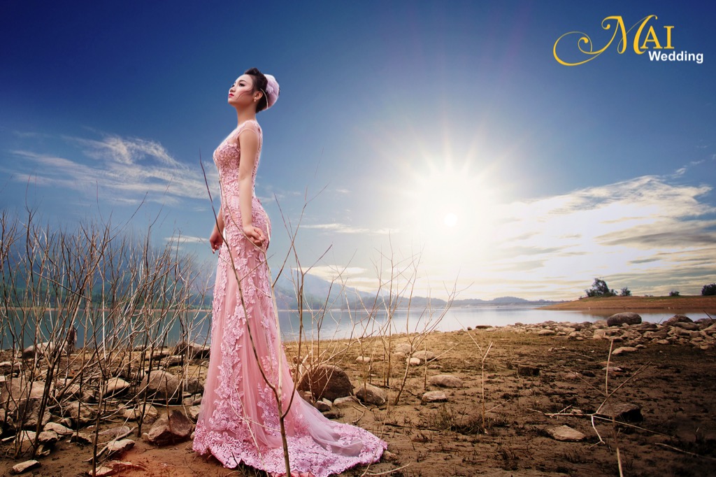 Cho&aacute;ng ngợp với v&aacute;y cưới si&ecirc;u đẹp của MaiWedding - Ảnh 14.