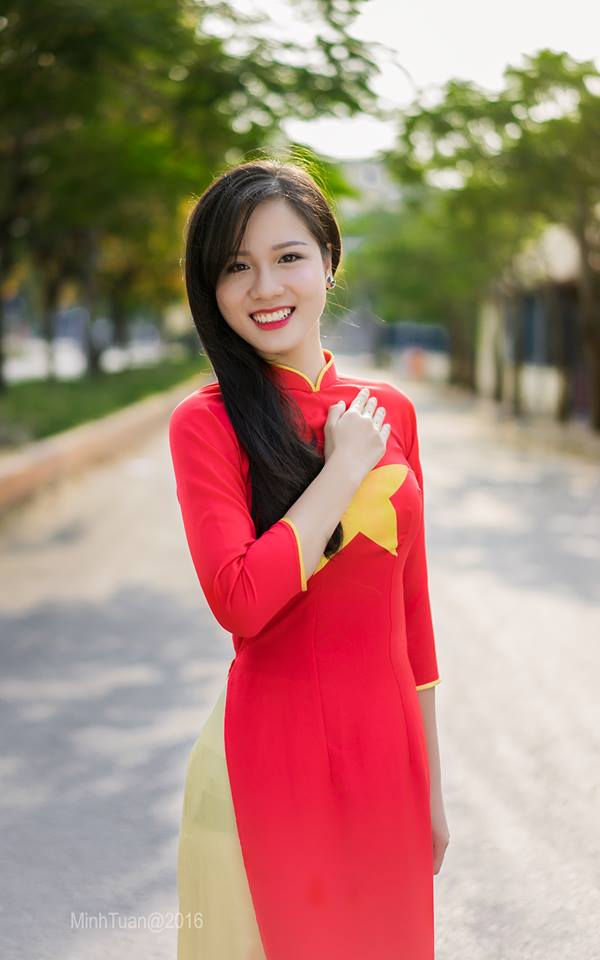 3 sinh viên tiêu biểu ĐH Hàng hải lọt top 30 Nữ sinh viên Việt Nam duyên dáng 2016 - Ảnh 2.