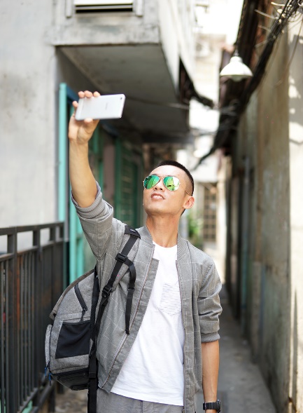 Tâm Bùi: “Sài Gòn là để selfie” - Ảnh 1.