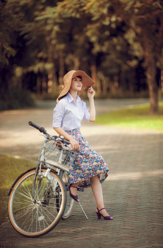 7 phong c&aacute;ch thời trang ngẫu hứng đang khiến giới trẻ Việt &ldquo;ph&aacute;t cuồng&rdquo; - Ảnh 20.