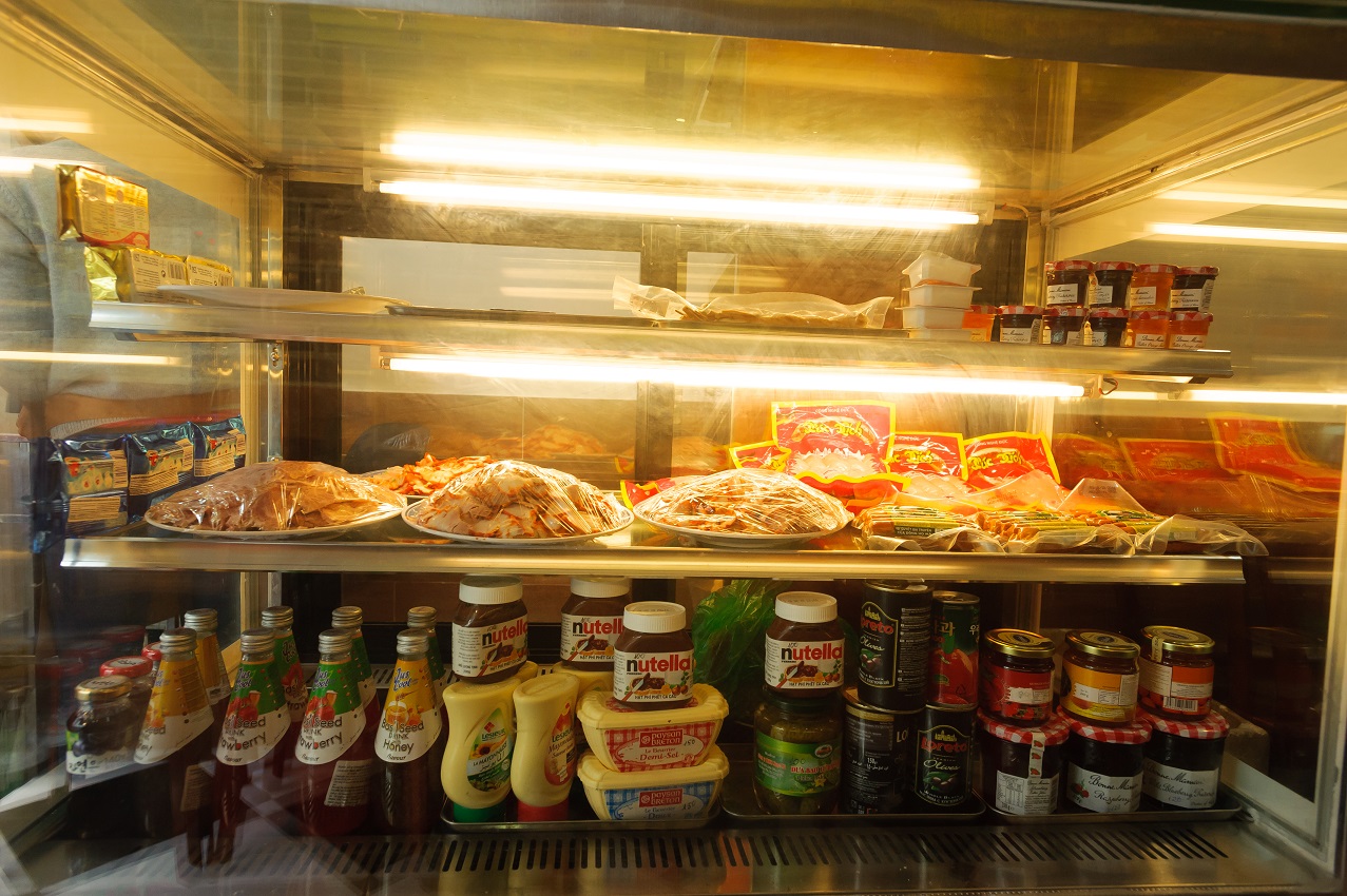 Khám phá cửa hàng bánh mì “Pate Lãn Ông” ngon nức tiếng Hà Nội - Ảnh 6. Khám phá cửa hàng bánh mì “Pate Lãn Ông” ngon nức tiếng Hà Nội - Ảnh 6.