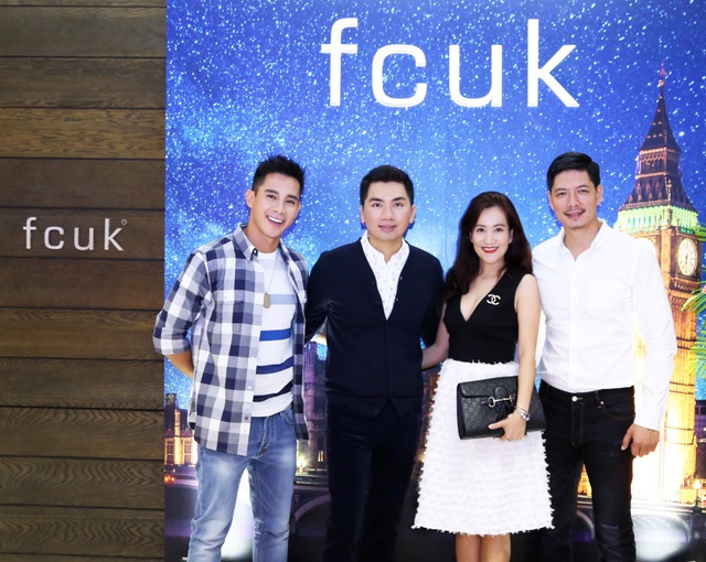 Minh T&uacute;, Quỳnh Ch&acirc;u đọ sắc tại fcuk Saigon Centre - Ảnh 3.