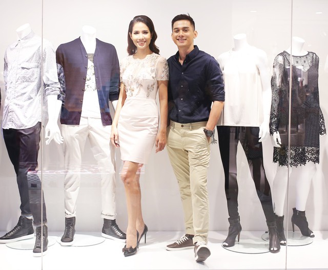 Minh T&uacute;, Quỳnh Ch&acirc;u đọ sắc tại fcuk Saigon Centre - Ảnh 6.