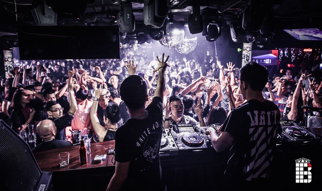 H&atilde;y bắt đầu m&ugrave;a h&egrave; rực rỡ bằng tuần lễ &acirc;m nhạc đầy s&ocirc;i động - Ảnh 1.