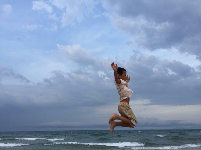 Tốt-Ti và bức ảnh “bay” trên biển.
