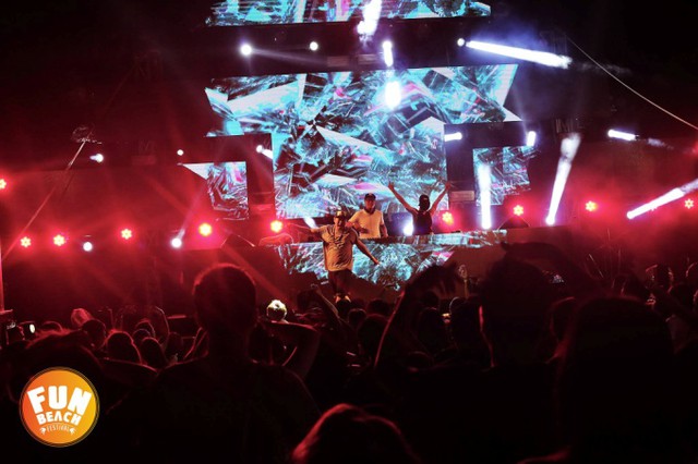 Giới trẻ b&ugrave;ng nổ c&ugrave;ng Fun Beach Festival - Ảnh 1.