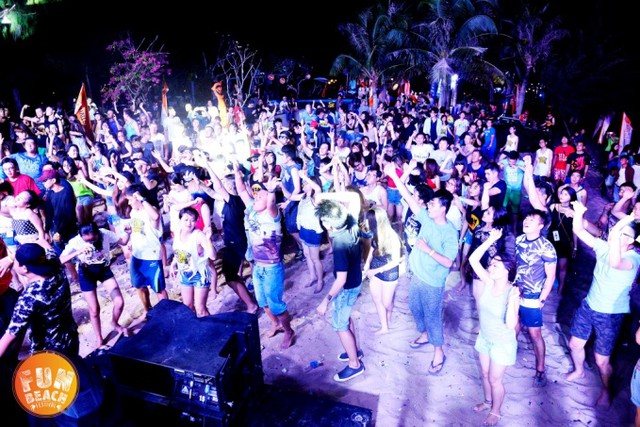 Giới trẻ b&ugrave;ng nổ c&ugrave;ng Fun Beach Festival - Ảnh 2.