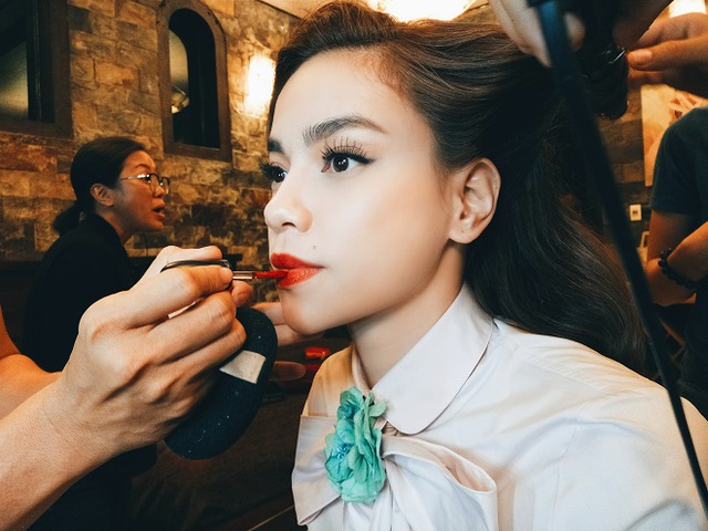 H&agrave; Hồ đẹp &ldquo;quyền lực&rdquo; trong hậu trường The Face - Ảnh 6.