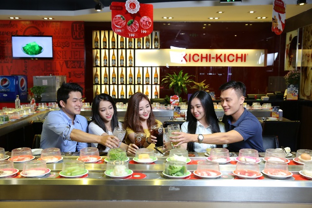 Tưng bừng khai trương li&ecirc;n ho&agrave;n 3 nh&agrave; h&agrave;ng lớn tại Vincom - Ảnh 3.