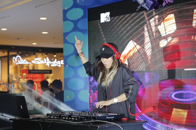 Bảo Thy hẹn h&ograve; d&agrave;n trai đẹp kh&eacute;p lại MTV Star Tour khiến fan tiếc nuối - Ảnh 1.
