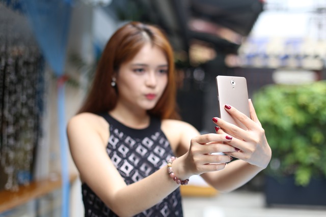 Đ&aacute;nh gi&aacute; nhanh Coolpad Sky 3: Chụp ảnh tự sướng chuy&ecirc;n nghiệp v&agrave; đẳng cấp - Ảnh 3.