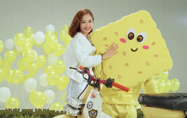 4 l&yacute; do kh&ocirc;ng thể bỏ qua MV mới của Miu L&ecirc; - Ảnh 7.
