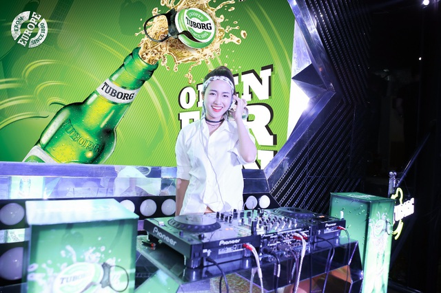 DJ Trang Moon mở màn cực “bốc” cho chuỗi sự kiện âm nhạc của Tuborg - Ảnh 2.
