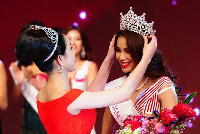 Lộ diện chiếc vương miện đ&igrave;nh đ&aacute;m của cuộc thi Hoa hậu Việt Nam 2016 - Ảnh 4.