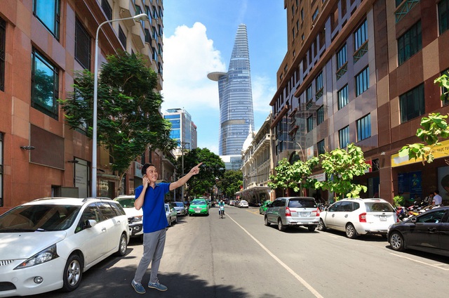 Một ngày dạo phố Sài Gòn cùng Hoài Linh - Ảnh 9.
