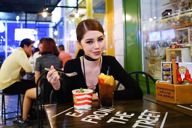 Giới trẻ S&agrave;i th&agrave;nh h&agrave;o hứng ủng hộ street food tr&ecirc;n to&agrave;n thế giới - Ảnh 4.