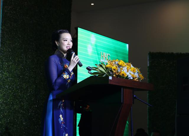 Ấn tượng với lễ hội cưới ho&agrave;nh tr&aacute;ng từ Queen Plaza Kỳ H&ograve;a - Ảnh 1.