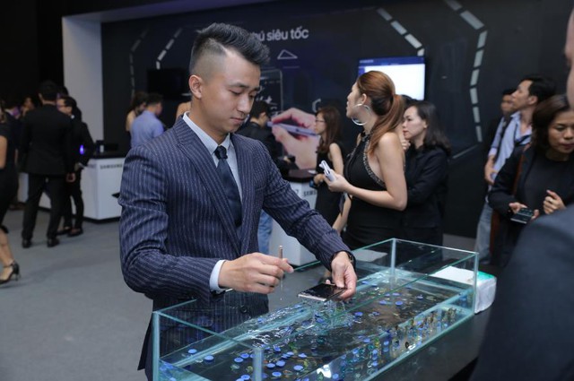 Sao Việt h&agrave;o hứng trải nghiệm điệp vi&ecirc;n mang t&ecirc;n Galaxy Note7 - Ảnh 2.