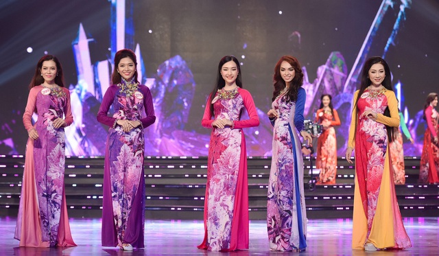 Những chiếc áo dài ấn tượng trong cuộc thi Hoa hậu Việt Nam 2016 - Ảnh 2.