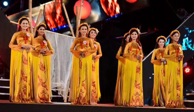 Những chiếc áo dài ấn tượng trong cuộc thi Hoa hậu Việt Nam 2016 - Ảnh 4.