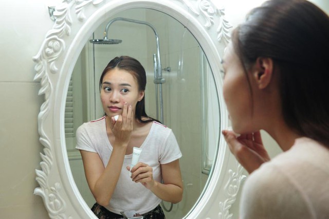 Khi T&ocirc;i L&agrave; T&ocirc;i: Ninh Dương Lan Ngọc v&igrave; mụn m&agrave; &ldquo;m&eacute;m&rdquo; đ&aacute;nh mất người y&ecirc;u? - Ảnh 5.