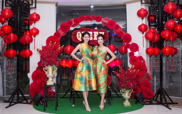 Hoa hậu Đỗ Mỹ Linh đẹp rạng ngời tham dự đêm tiệc tại Queen Plaza - Ảnh 3.