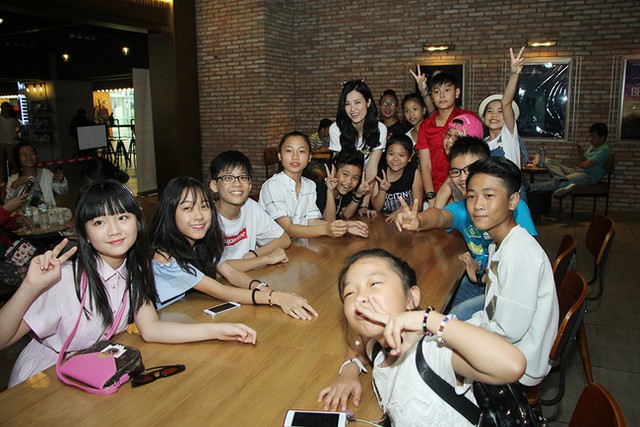 Những khoảnh khắc ấm &aacute;p tại nh&agrave; chung của c&aacute;c b&eacute; The Voice Kids - Ảnh 5.