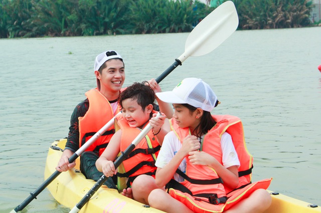 Những khoảnh khắc ấm &aacute;p tại nh&agrave; chung của c&aacute;c b&eacute; The Voice Kids - Ảnh 11.