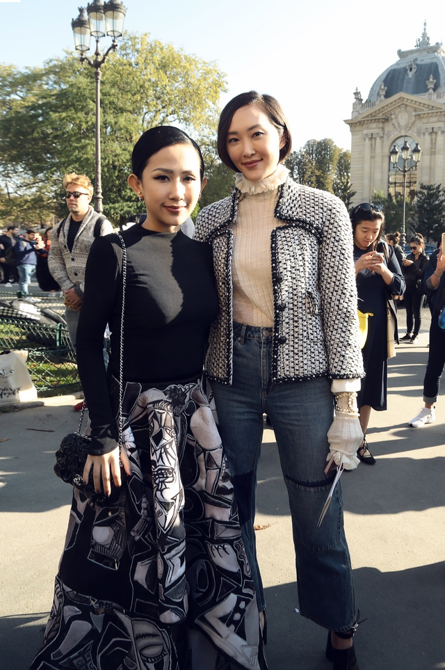 Cô gái Việt hội ngộ loạt fashionista đình đám thế giới tại Paris Fashion Week - Ảnh 3.