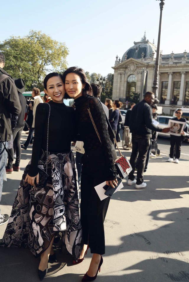 Cô gái Việt hội ngộ loạt fashionista đình đám thế giới tại Paris Fashion Week - Ảnh 5.