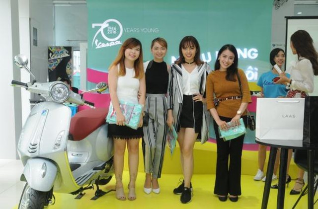 Fashionista Việt “bung” hết chất ngẫu hứng tại buổi giao lưu với stylist Pông Chuẩn - Ảnh 2.