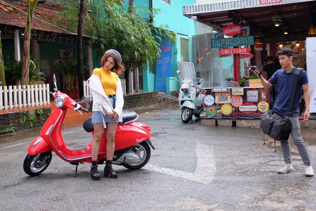 Học lỏm 1001 dáng pose ảnh “chuẩn khỏi chỉnh” của fashionista Việt - Ảnh 8.