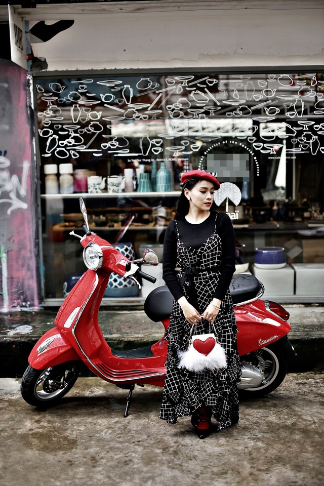 Học lỏm 1001 dáng pose ảnh “chuẩn khỏi chỉnh” của fashionista Việt - Ảnh 10.