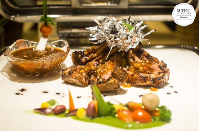 “Sốt xình xịch” với lễ hội ẩm thực Địa Trung Hải đang được giới sành ăn Sài Gòn săn đón - Ảnh 1.