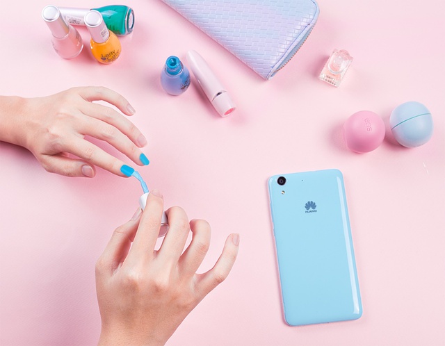 Huawei Y6II: Smartphone sắc m&agrave;u cho cuộc sống hiện đại - Ảnh 2.