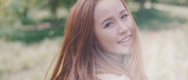 Hàn Khởi tình cảm cùng em gái ca sĩ Hoài Lâm trong MV mới - Ảnh 16.