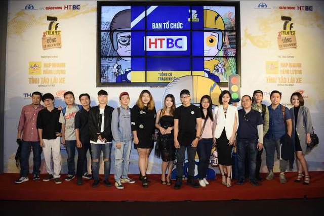 Đạo diễn H&agrave;m Trần, L&ecirc; Thanh Sơn c&ugrave;ng diễn vi&ecirc;n Kathy Uy&ecirc;n ngồi ghế n&oacute;ng 7 Film Fest - Ảnh 6.