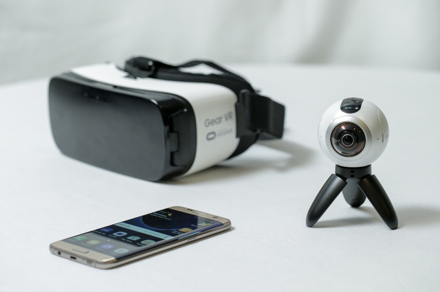 Gear 360: Thiết bị nhỏ nhưng mang tầm vóc lớn - Ảnh 2. Gear 360: Thiết bị nhỏ nhưng mang tầm vóc lớn