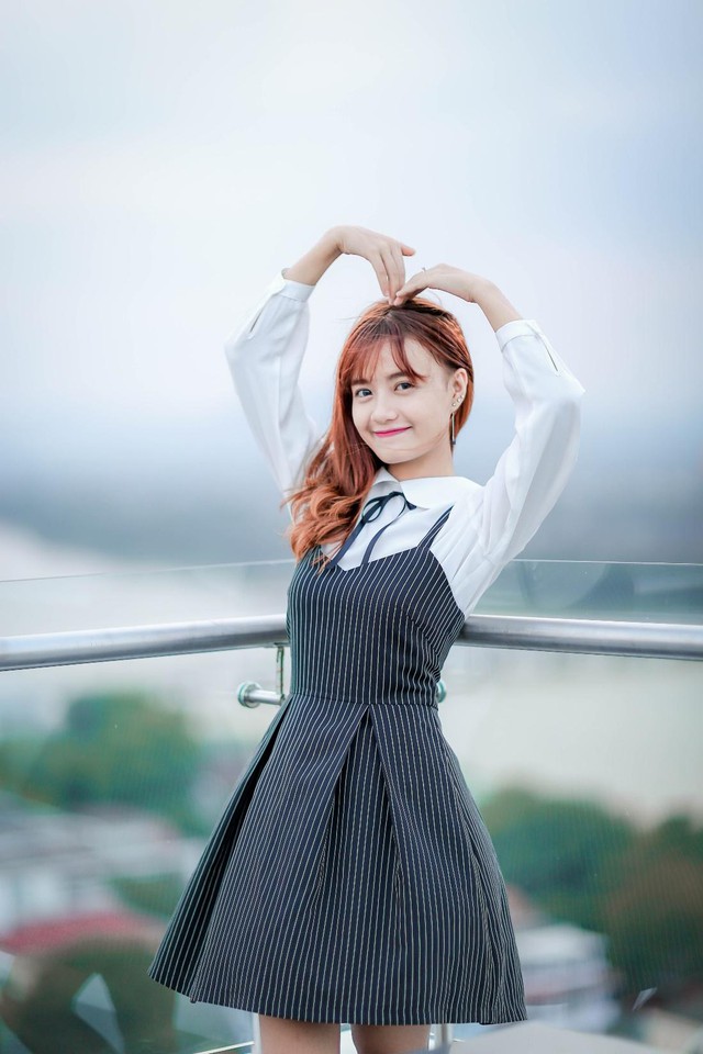 Kh&ocirc;ng cần n&uacute;p b&oacute;ng &ldquo;bạn g&aacute;i Sơn T&ugrave;ng MTP&rdquo; c&ocirc; g&aacute;i n&agrave;y vẫn tiếp tục tỏa s&aacute;ng - Ảnh 4.