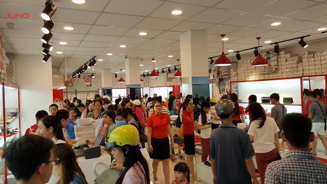 Giới trẻ &ldquo;n&iacute;n thở&rdquo; chờ ng&agrave;y Black Friday - Ảnh 4.