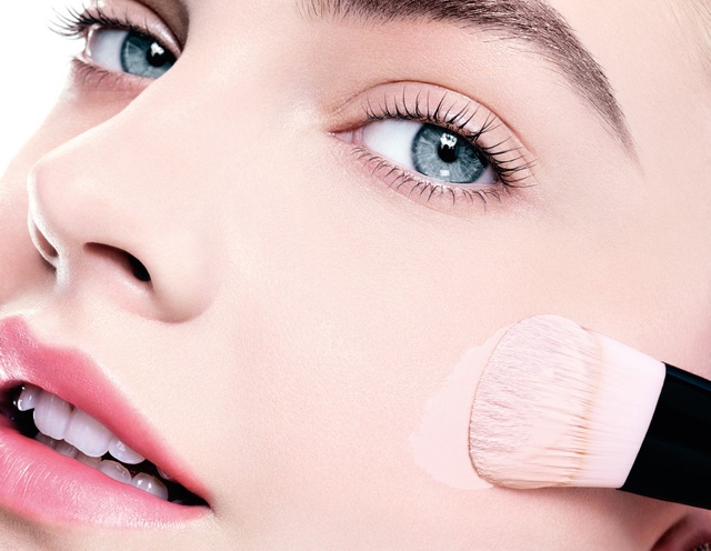 5 bước trang điểm nền si&ecirc;u mượt m&agrave; đơn giản cho c&aacute;c n&agrave;ng da dầu v&agrave; da hỗn hợp - Ảnh 3.