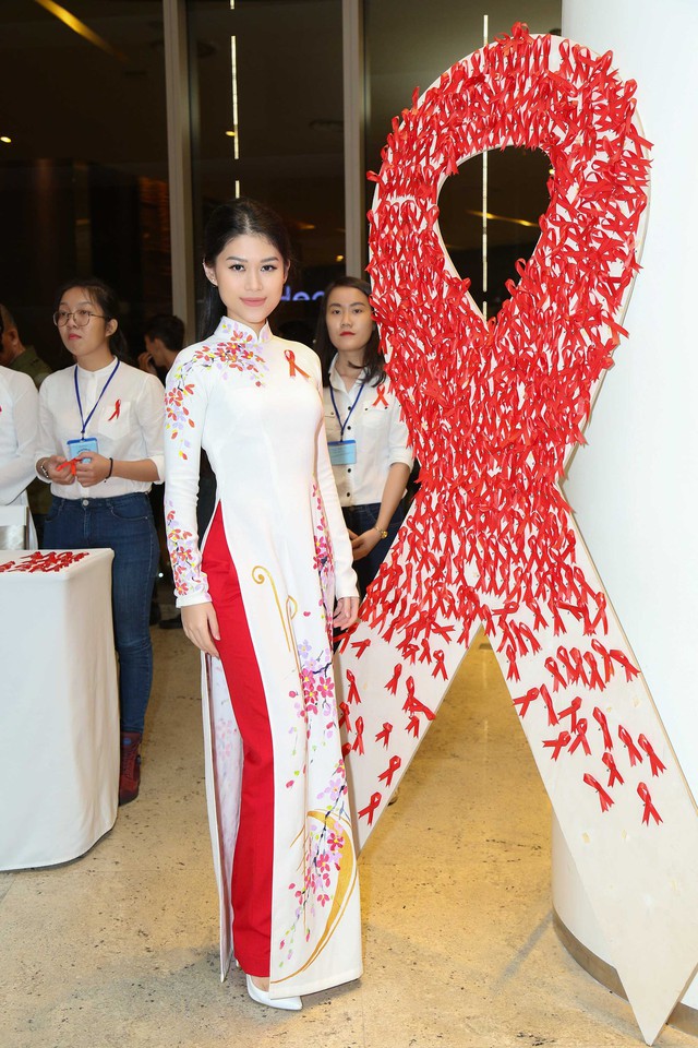 Ngọc Thanh Tâm cùng dàn sao Việt vinh danh những người đẩy lùi bệnh AIDS - Ảnh 6.