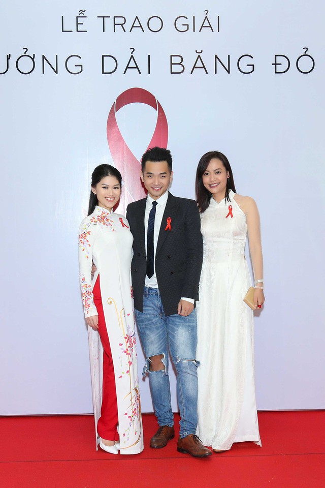 Ngọc Thanh Tâm cùng dàn sao Việt vinh danh những người đẩy lùi bệnh AIDS - Ảnh 9.