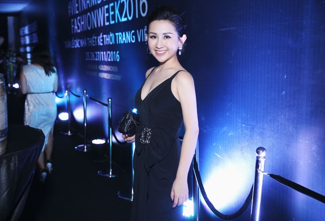 Fashionista Trâm Nguyễn chọn toàn thiết kế Việt vẫn nổi bần bật tại Vietnam Designer Fashion Week - Ảnh 8.