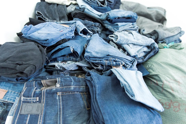 Giới trẻ Hà Nội đổ xô đi đổi jeans cũ lấy jeans mới - Ảnh 6.