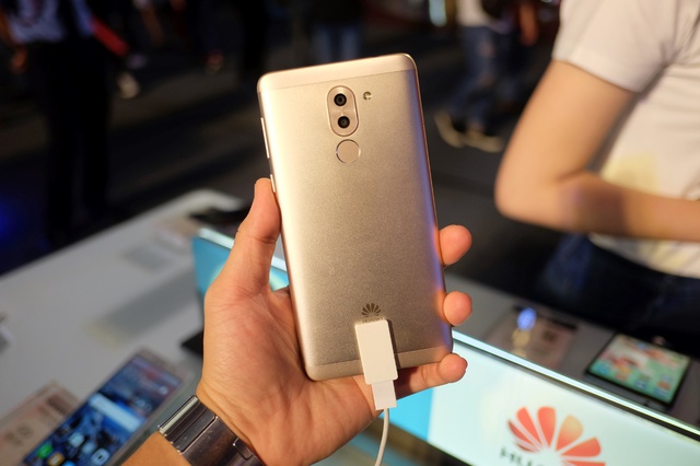 Huawei ra mắt dòng smartphone camera kép dành cho giới trẻ - Ảnh 2.