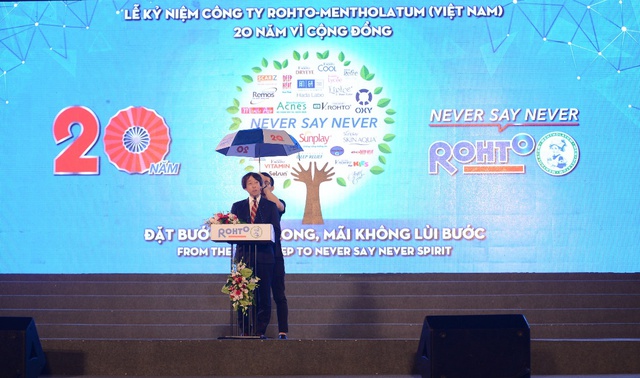 Hàng loạt sao Việt hội ngộ trong “Lễ kỷ niệm 20 thành lập Rohto-Mentholatum (VN) - Ảnh 2.