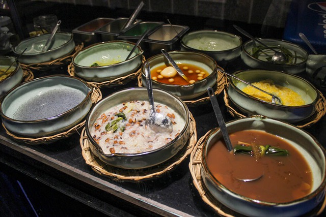 Thưởng thức Buffet Mẹt 50 món chỉ có trong mùa lễ hội cuối năm này - Ảnh 8.
