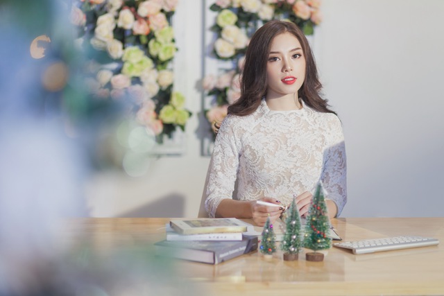 Hot girl Linh Rin nổi bật cùng dàn gái xinh trong MV ca nhạc mới - Ảnh 1.
